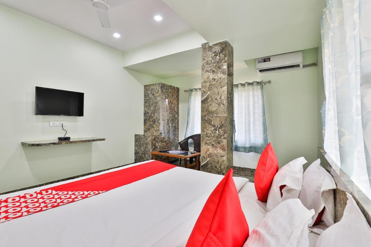 Oyo 24833 Hotel Silver Daman Exterior foto